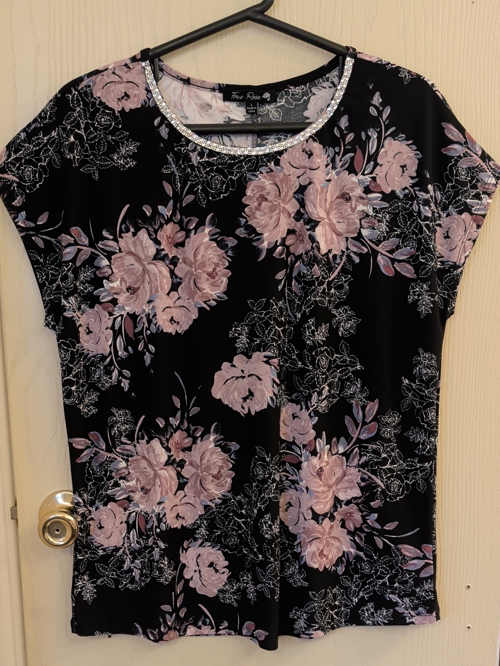 Free Rose Black Floral Top Women's Size L Pink Rose Print Rhinestone Neck